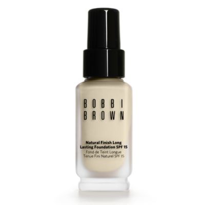 BOBBI BROWN Natural Foundation finish SPF 15