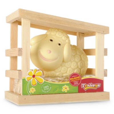 TONKEYS Sheep in a barn