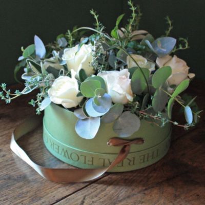 THE REAL FLOWER COMPANY Ivory rose hat box 26cm
