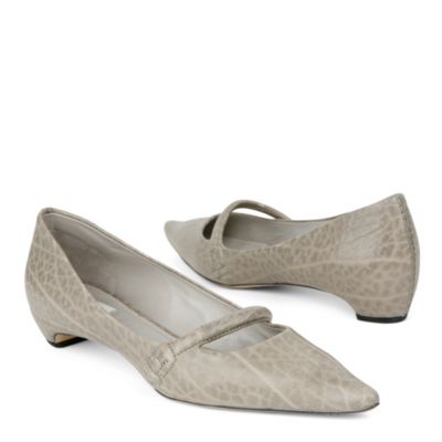 Bala strap courts