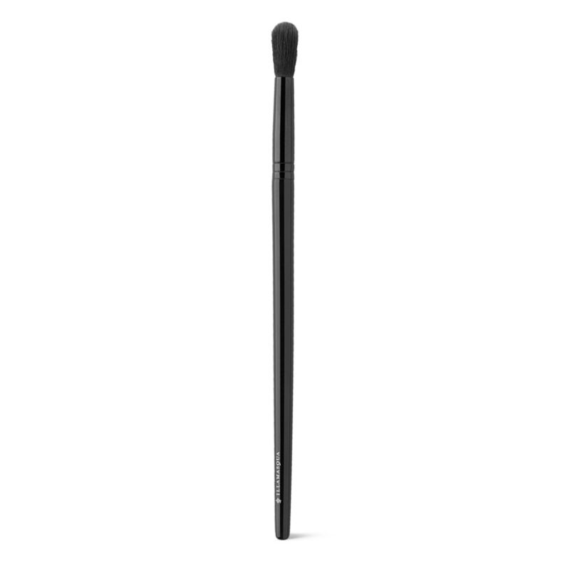 ILLAMASQUA Blending brush 1